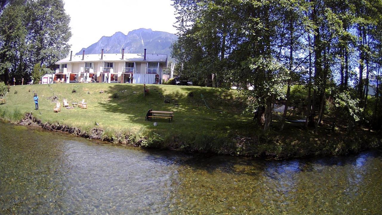 Moon River Suites #1 North Bend Buitenkant foto