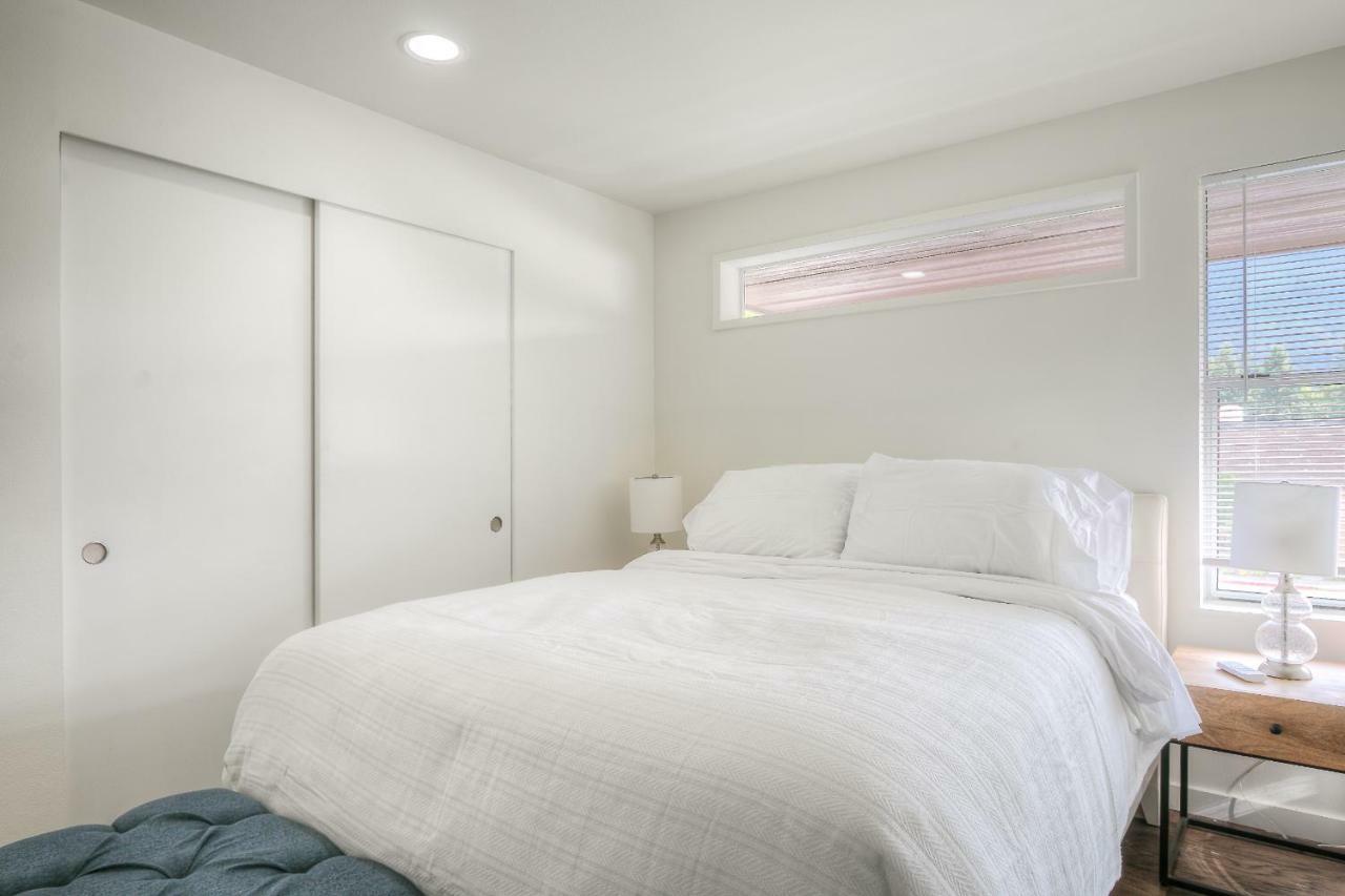 Moon River Suites #1 North Bend Buitenkant foto