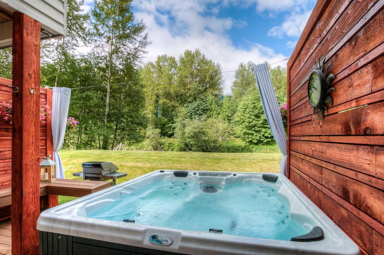 Moon River Suites #1 North Bend Buitenkant foto