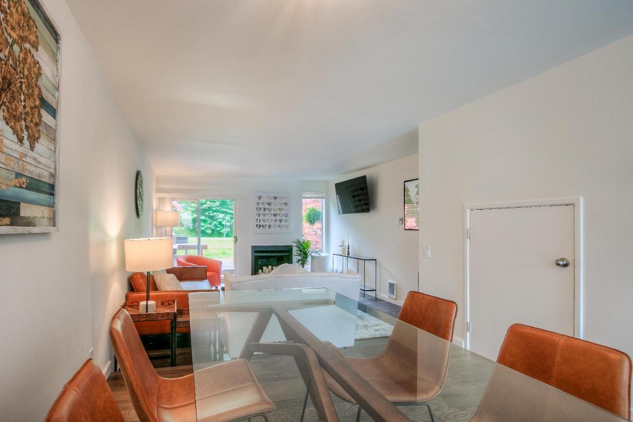 Moon River Suites #1 North Bend Buitenkant foto